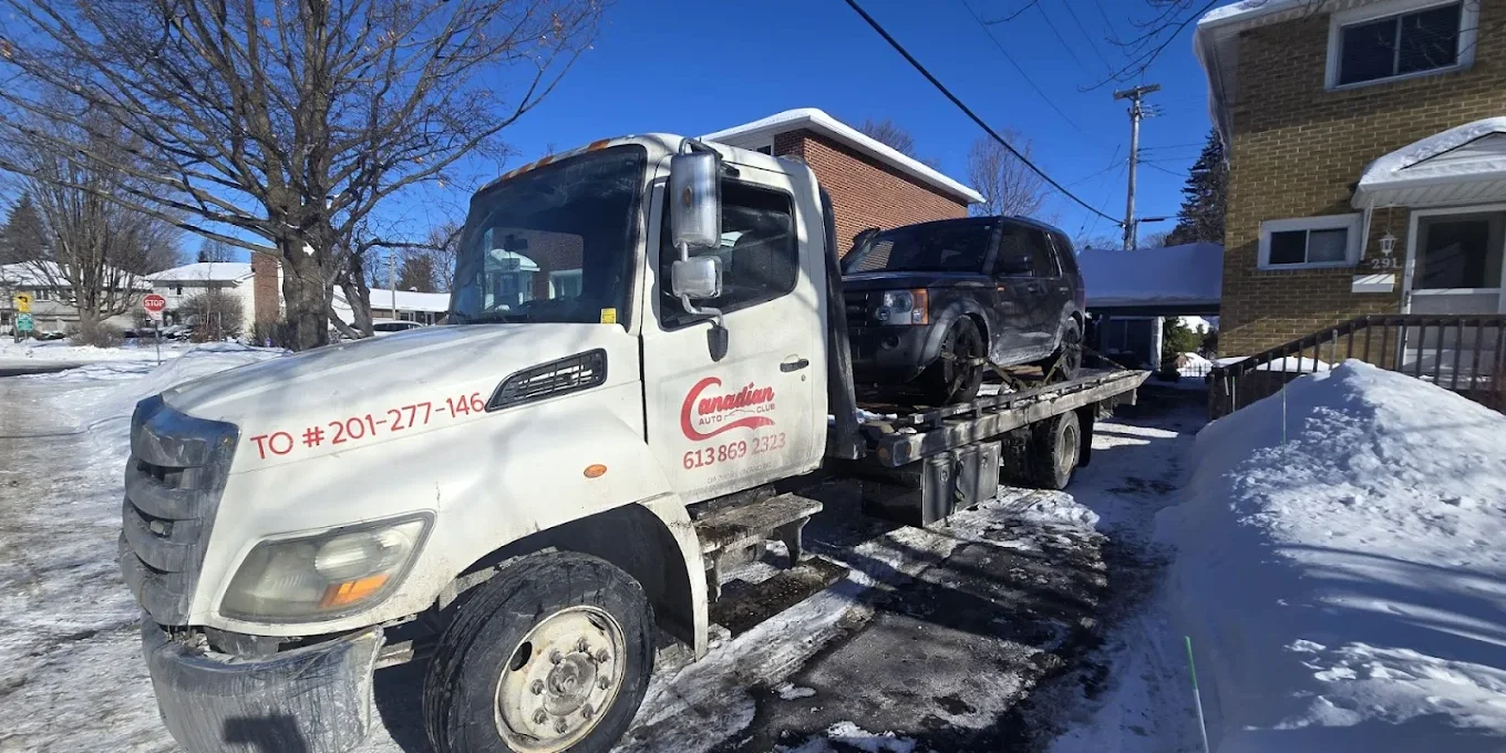 Tow truck service in Vanier and nearby Ottawa neighbourhoods by Canadian Towing Ottawa for fast roadside assistance