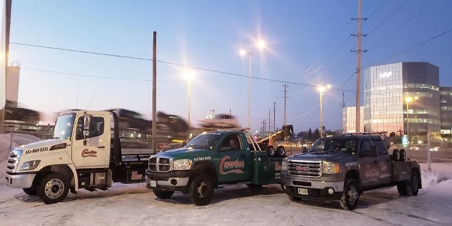 24/7 towing and roadside assistance process by Canadian Towing Ottawa for emergency vehicle support